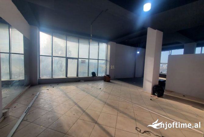 Ambient biznesi me qera 1+1 ne Tirane - 600 Euro
