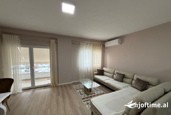 Shtepi me qera 2+1 ne Tirane - 450 Euro