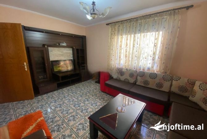 Shtepi me qera 2+1 ne Tirane - 400 Euro