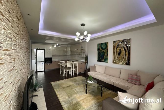 Shtepi me qera 2+1 ne Tirane - 650 Euro