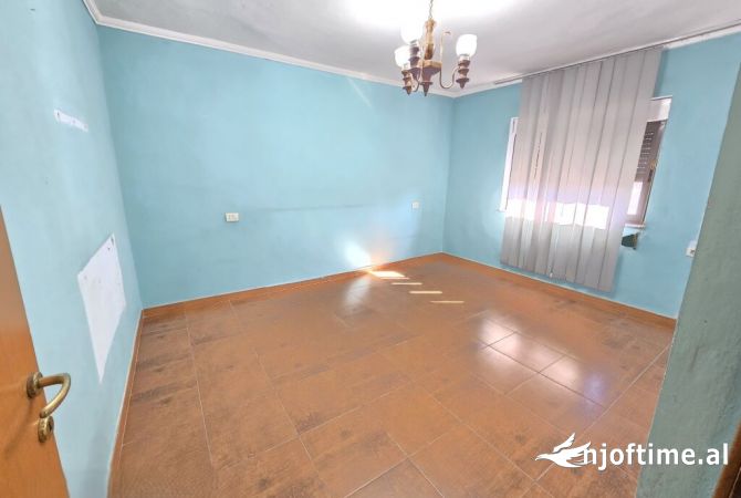 Shtepi me qera 2+1 ne Tirane - 400 Euro