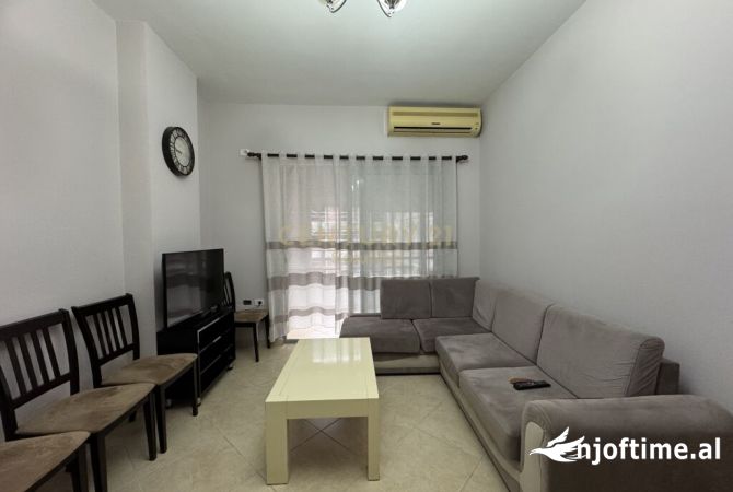 Shtepi me qera 2+1 ne Tirane - 360 Euro
