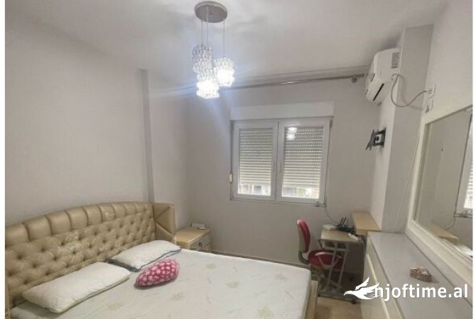 Shtepi me qera 2+1 ne Tirane - 750 Euro