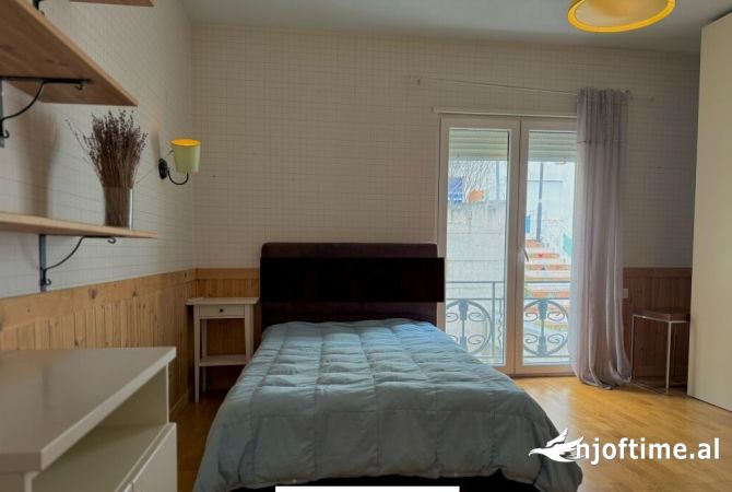 Shtepi me qera 3+1 ne Tirane - 1,200 Euro