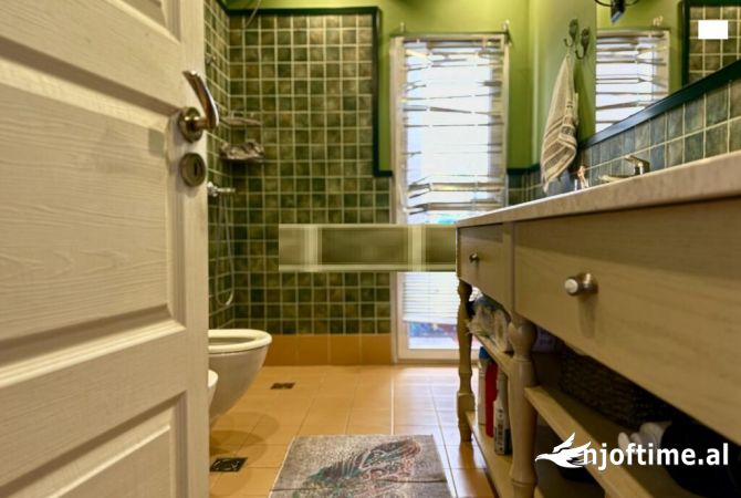 Shtepi me qera 3+1 ne Tirane - 1,200 Euro