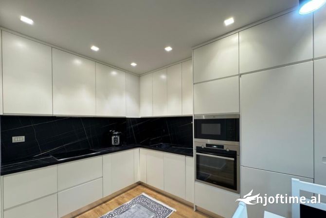 Shtepi me qera 2+1 ne Tirane - 750 Euro