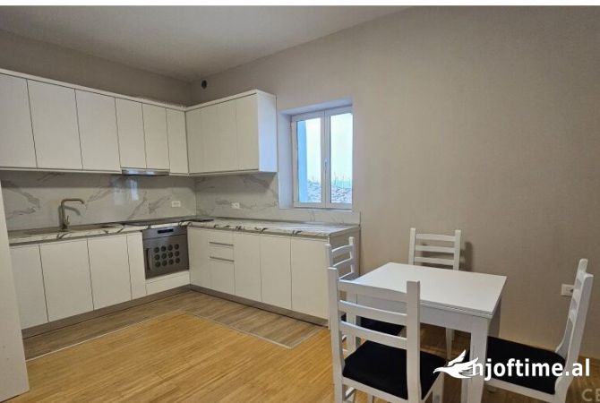 Shtepi me qera 2+1 ne Tirane - 400 Euro