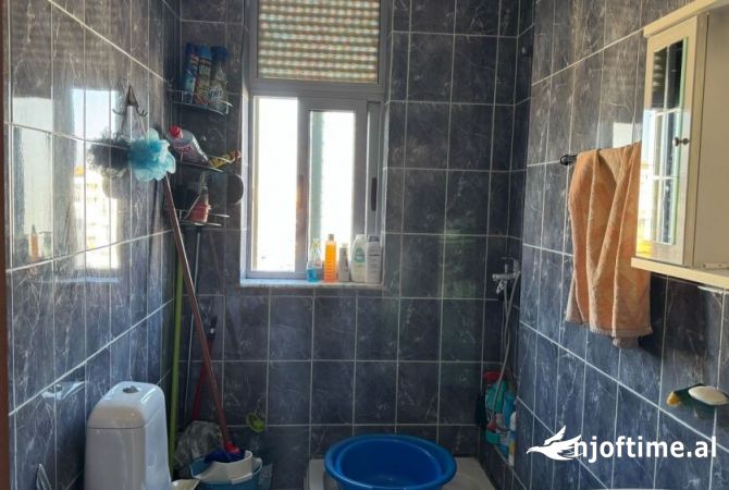 Shtepi me qera Garsoniere ne Tirane - 300 Euro