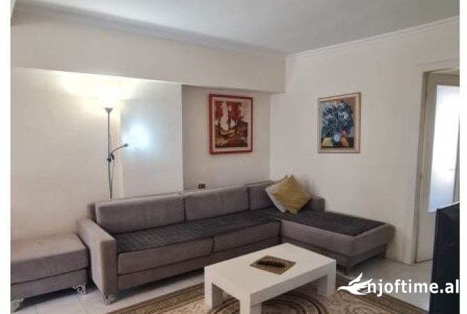Shtepi me qera 2+1 ne Tirane - 600 Euro