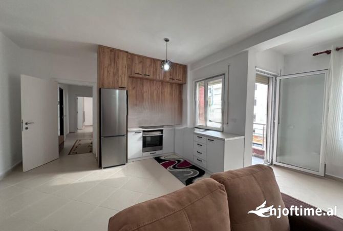 Shtepi me qera 2+1 ne Tirane - 420 Euro