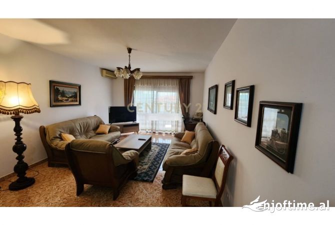 Shtepi me qera 2+1 ne Tirane - 550 Euro
