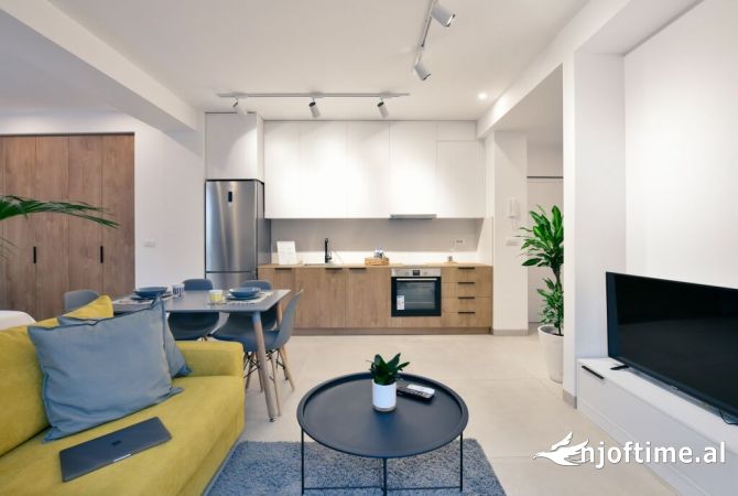 Shtepi me qera Apartament ne Tirane, Garsoniere, Mobilimi Pjeserisht e mobiluar, Pagesa 580  Euro.