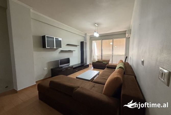 Shtepi me qera 1+1 ne Tirane - 450 Euro