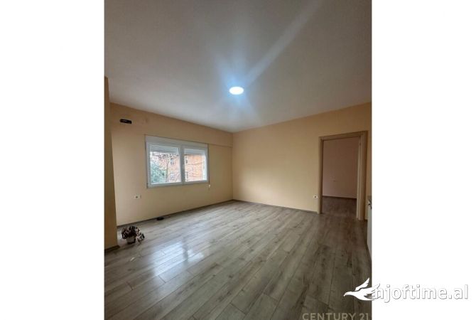 Shtepi me qera 1+1 ne Tirane - 450 Euro