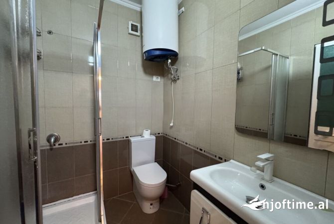 Shtepi me qera Apartament ne Tirane, 2+1, Mobilimi E mobiluar, Pagesa 590  Euro.