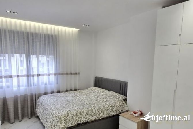 Shtepi me qera 3+1 ne Tirane - 900 Euro