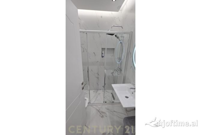 Shtepi me qera 3+1 ne Tirane - 900 Euro