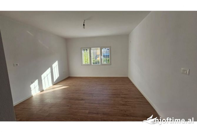 Shtepi ne shitje 1+1 ne Tirane - 75,000 Euro