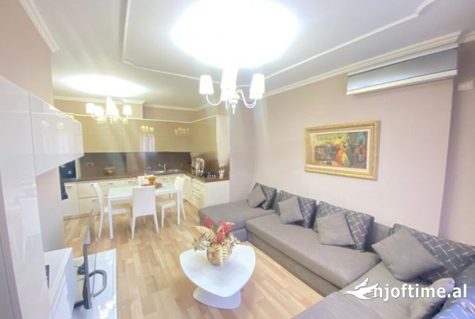 Shtepi me qera 2+1 ne Tirane - 700 Euro