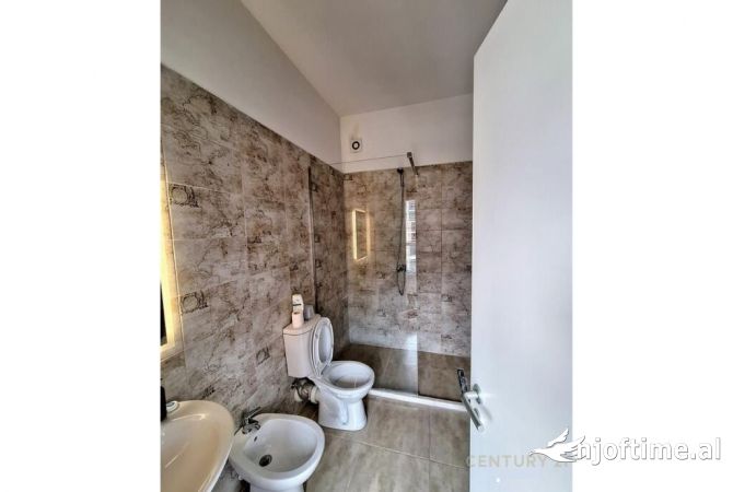 Shtepi me qera 2+1 ne Tirane - 550 Euro