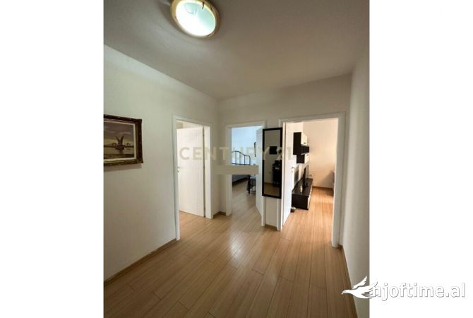 Shtepi me qera 2+1 ne Tirane - 700 Euro