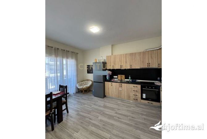 Shtepi me qera 2+1 ne Tirane - 650 Euro