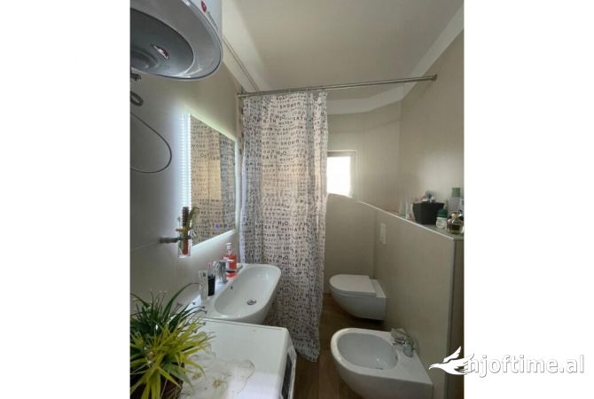 Shtepi me qera Apartament ne Tirane, 1+1, Mobilimi E mobiluar, Pagesa 430  Euro.