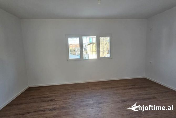 Shtepi ne shitje 1+1 ne Tirane - 75,000 Euro