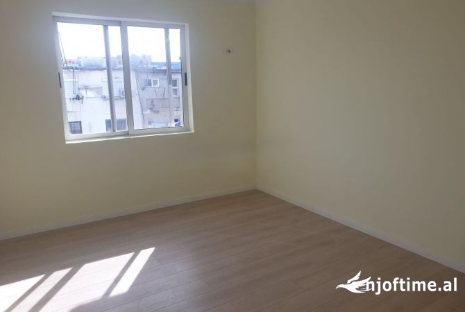 Shtepi ne shitje 1+1 ne Tirane - 82,000 Euro