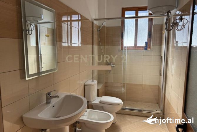 Shtepi me qera 2+1 ne Tirane - 400 Euro