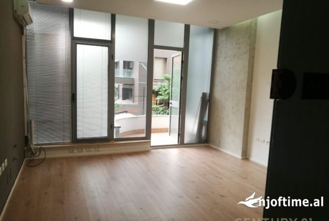 Ambient biznesi me qera 3+1 ne Tirane - 500 Euro