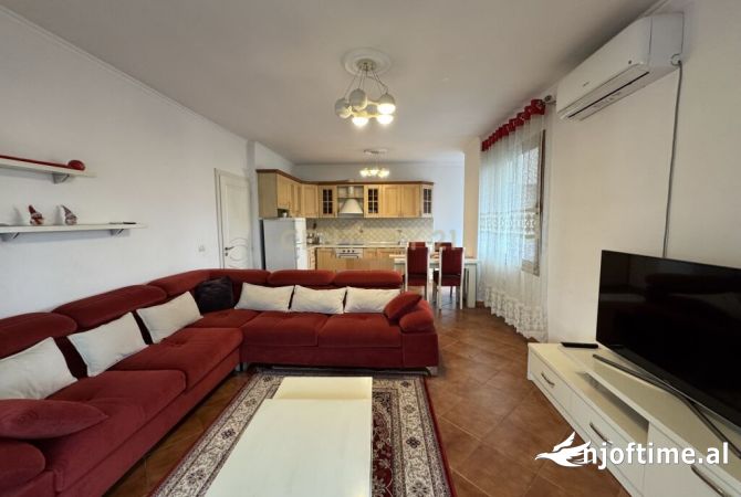 Shtepi me qera Apartament ne Tirane, 2+1, Mobilimi E mobiluar, Pagesa 590  Euro.