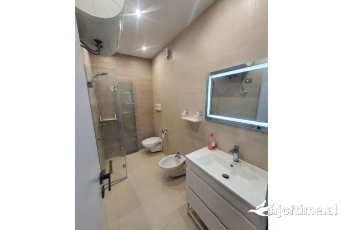 Shtepi me qera 2+1 ne Tirane - 850 Euro