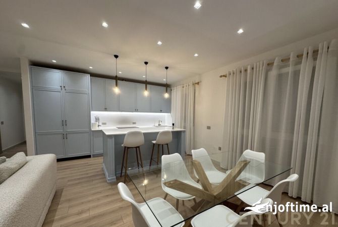 Shtepi me qera 2+1 ne Tirane - 1,200 Euro
