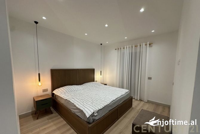 Shtepi me qera 2+1 ne Tirane - 1,200 Euro