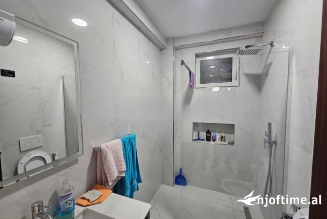 Shtepi me qera 2+1 ne Tirane - 650 Euro