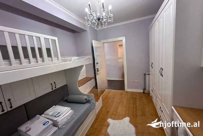 Shtepi me qera 2+1 ne Tirane - 800 Euro
