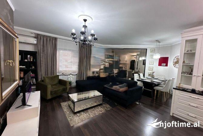 Shtepi me qera 2+1 ne Tirane - 800 Euro