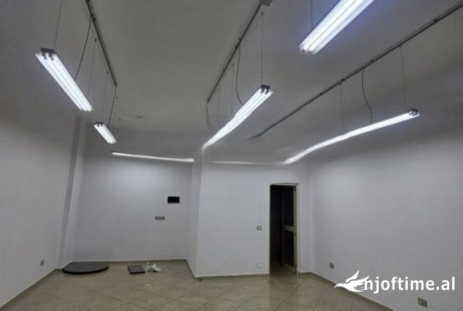 Ambient biznesi me qera 3+1 ne Tirane - 500 Euro