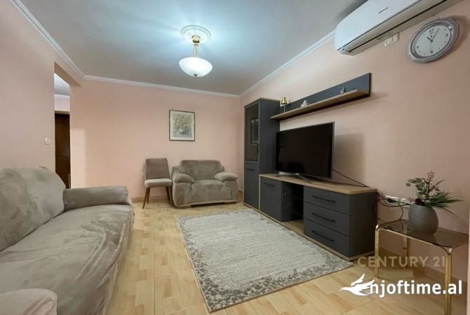 Shtepi me qera 2+1 ne Tirane - 650 Euro