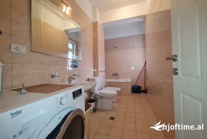 Shtepi me qera 2+1 ne Tirane - 650 Euro