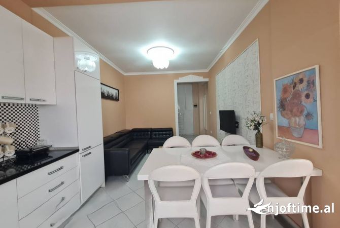 Shtepi me qera 2+1 ne Tirane - 650 Euro