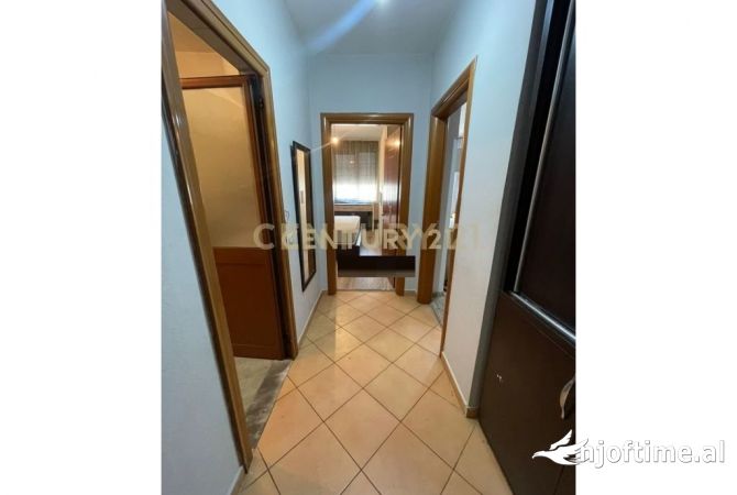 Shtepi me qera 2+1 ne Tirane - 450 Euro