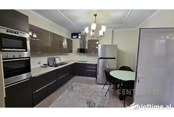 Shtepi me qera Apartament ne Tirane, 3+1, Mobilimi E mobiluar, Pagesa 850  Euro.