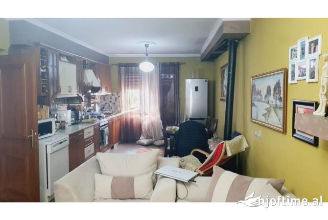 Shtepi ne shitje 3+1 ne Tirane - 140,000 Euro