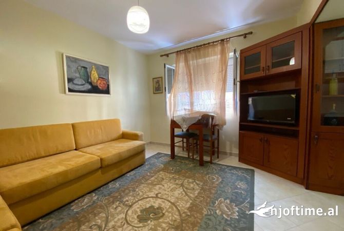 Shtepi me qera 1+1 ne Tirane - 450 Euro
