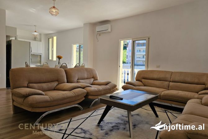 Shtepi me qera 2+1 ne Tirane - 550 Euro