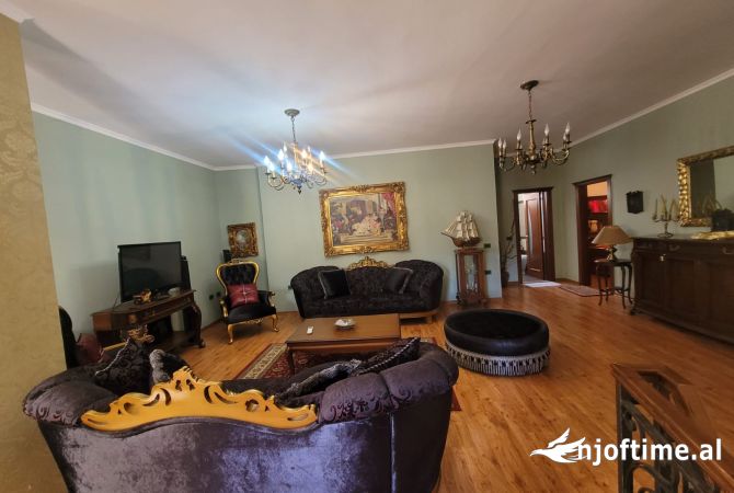 Casa in affitto 3+1 a Tirana - 1,100 Euro