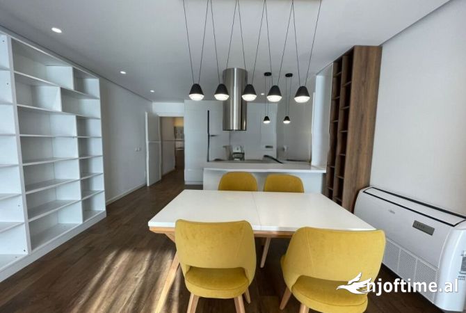 Shtepi me qera Apartament ne Tirane, 2+1, Mobilimi E mobiluar, Pagesa 2,000  Euro.