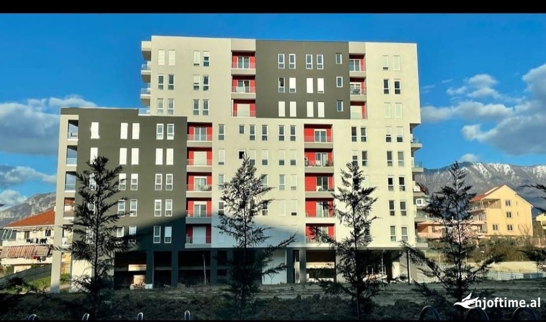 Shtepi ne shitje Apartament ne Tirane, 2+1, Mobilimi Bosh, pa mobiluar, Pagesa 184,500  Euro.